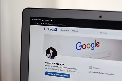 sử dụng linkedin